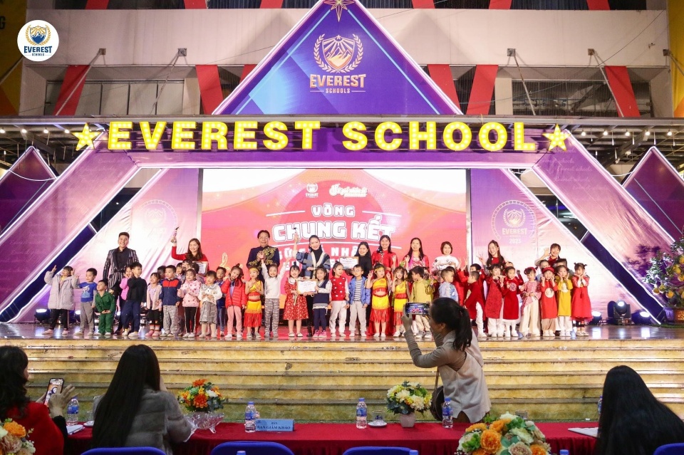 Slide 7baffe01-2f28-4996-93fe-fb2f7292616d