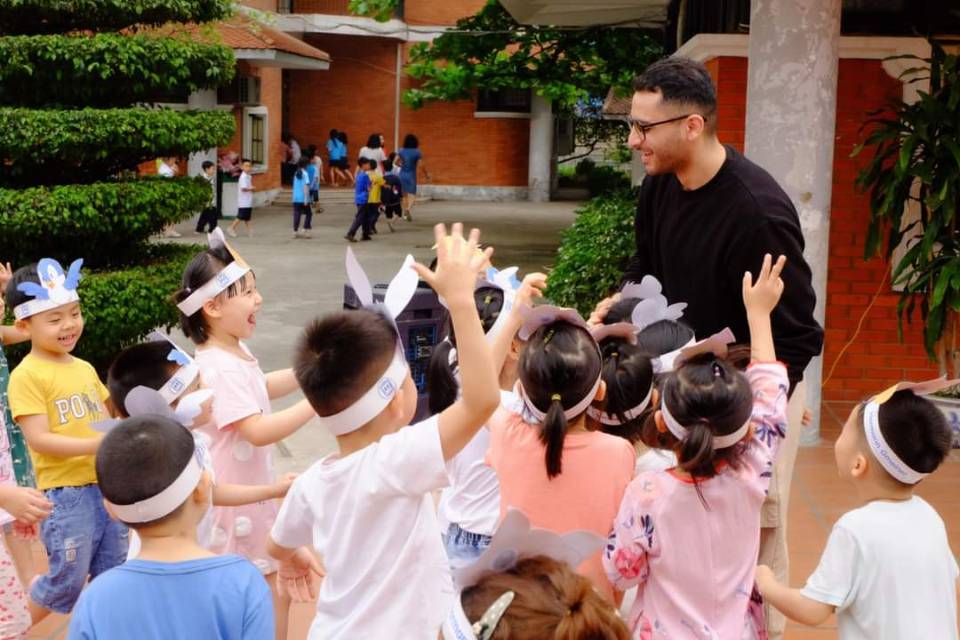 Slide 9a599c8c-b4e0-4ef8-83a3-c8052e470d61