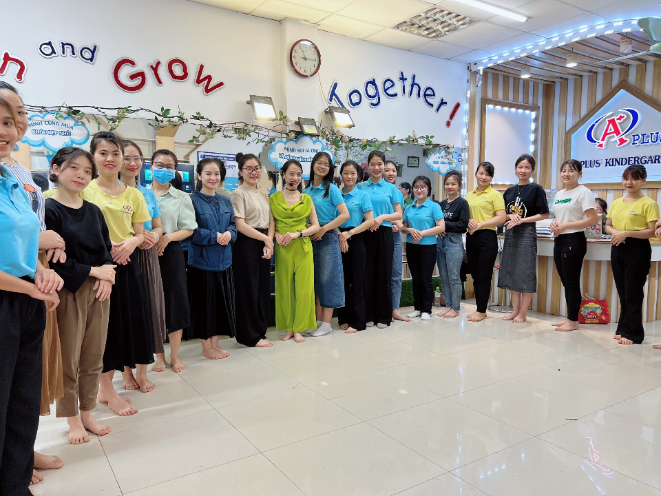 Slide 54287e94-8db8-4f3b-a8a4-6f9d35dcb49b