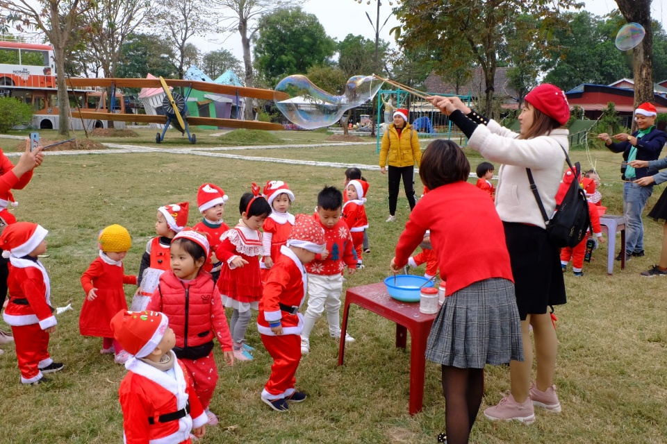 Slide 2d338658-a3c2-4be5-bde5-655e0e8f6604