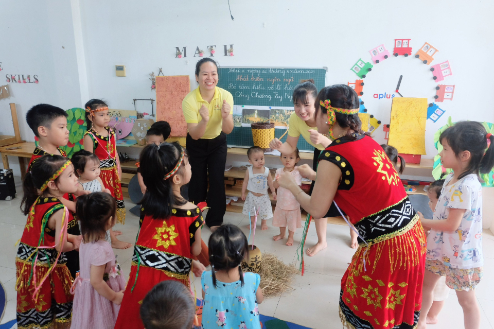 Slide c533ce5d-c180-498b-b5c8-0eec34e025d9