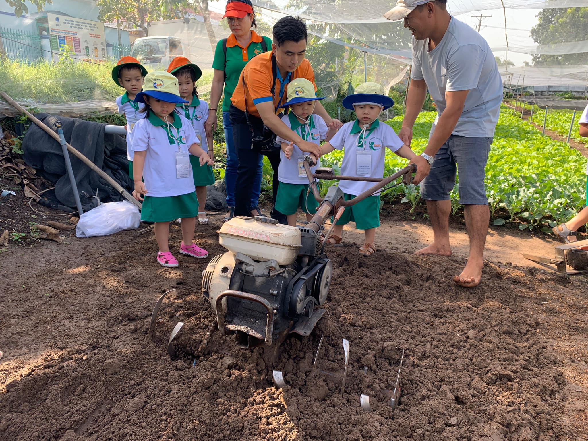 Slide 36da00ad-9a0d-4b20-87d4-491b533b0060