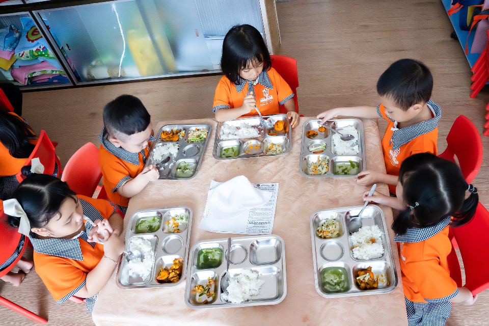 Slide 08915342-0276-4d54-9f09-845064e8f199