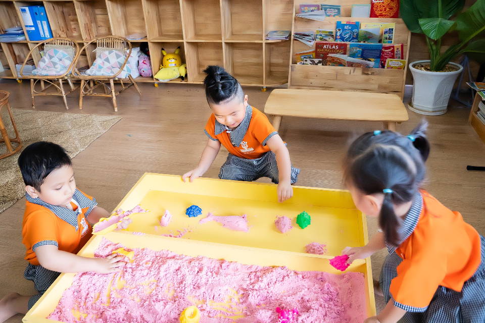 Slide 5545a5d3-4bb3-4a0c-8321-efc824831463