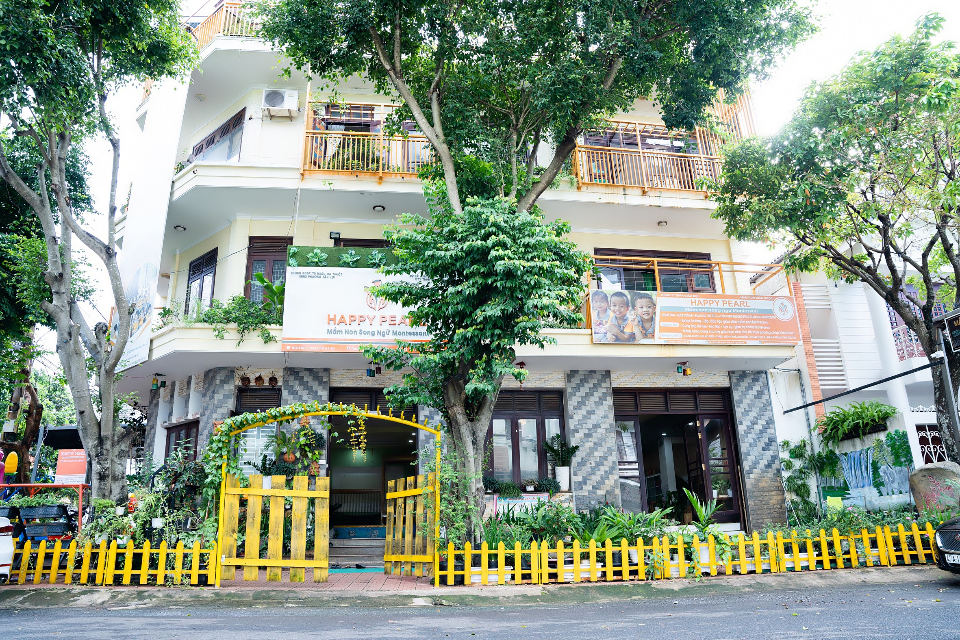 Slide e3f67969-2d7a-4e46-aea4-b00746c47475