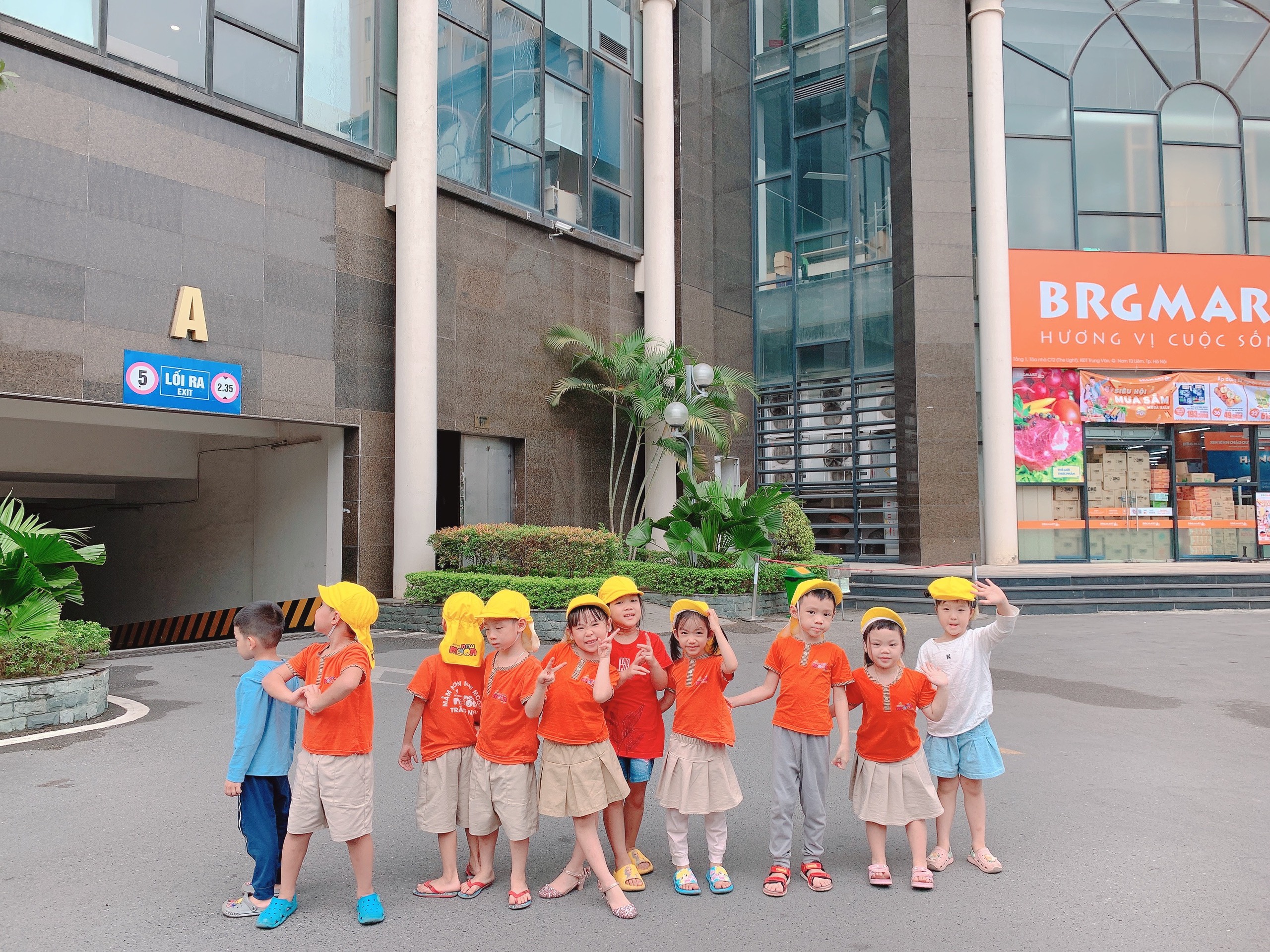 Slide ff060caa-f9bd-43c0-98aa-a6bcf3bfdb3d