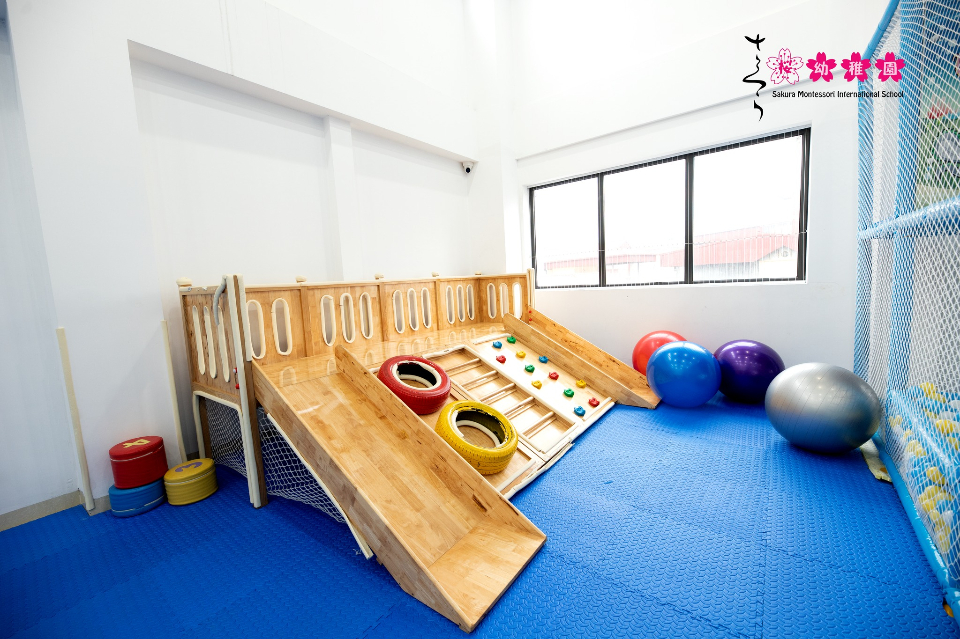 Slide 61670d35-9866-4d5d-a51b-0ae04698d424