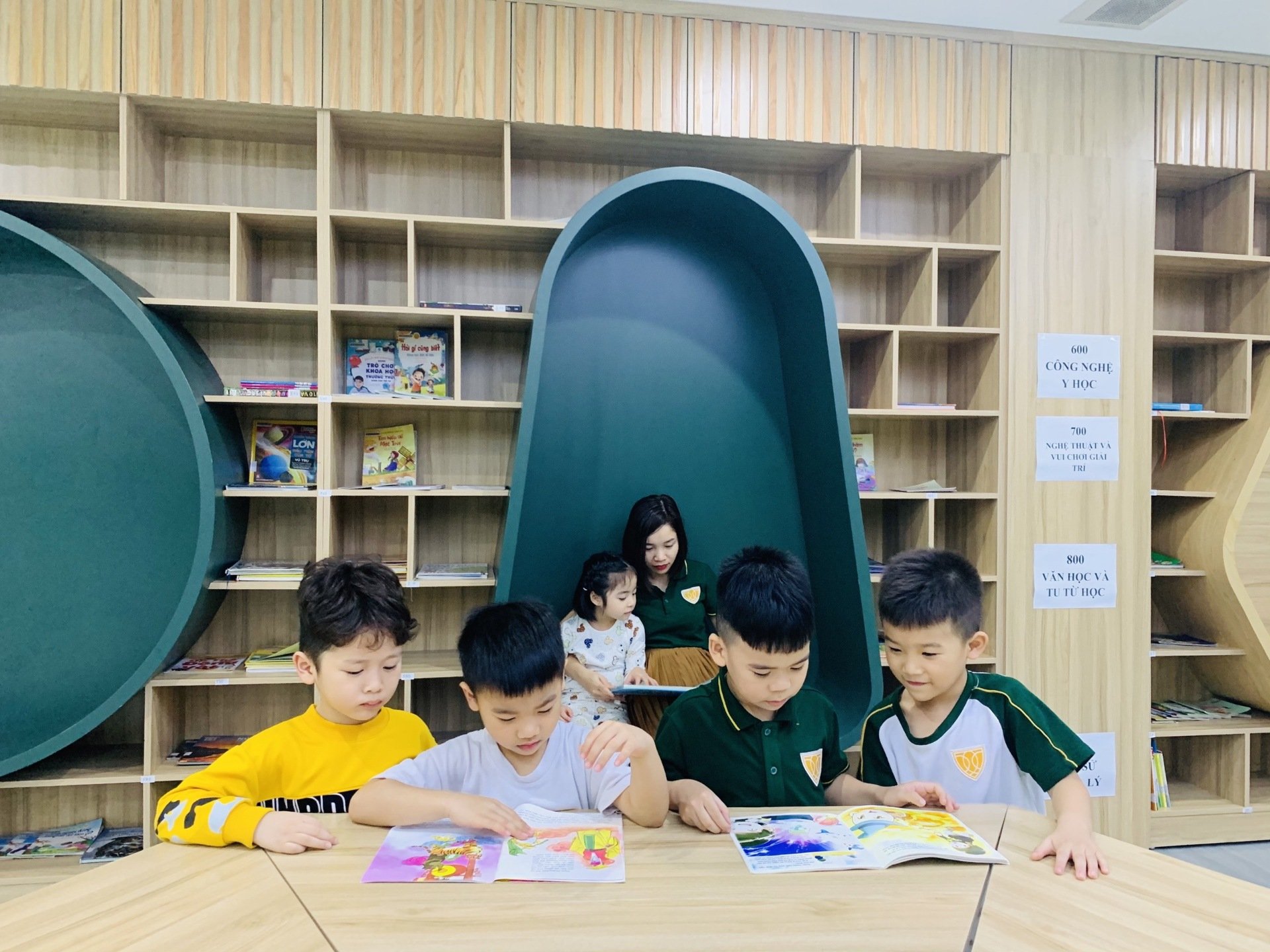 Slide 1b4b3be5-3631-4484-9100-e089e77913e1