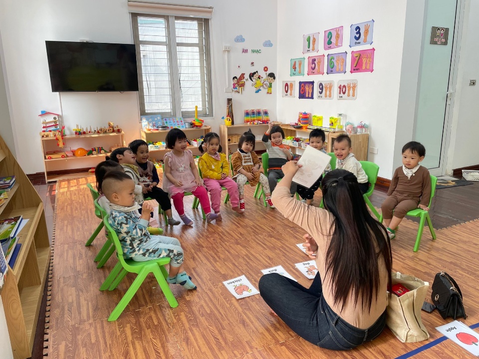 Slide 207853ee-3eca-4fea-b247-670adf7b54fc