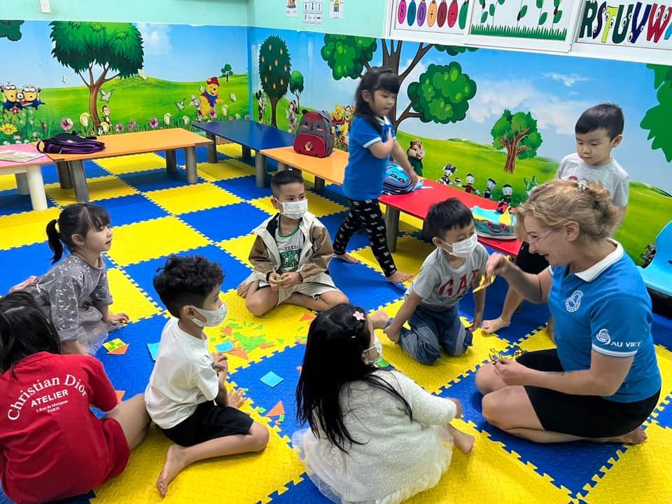 Slide e9cf566f-396a-4506-ad80-23207910a5a3