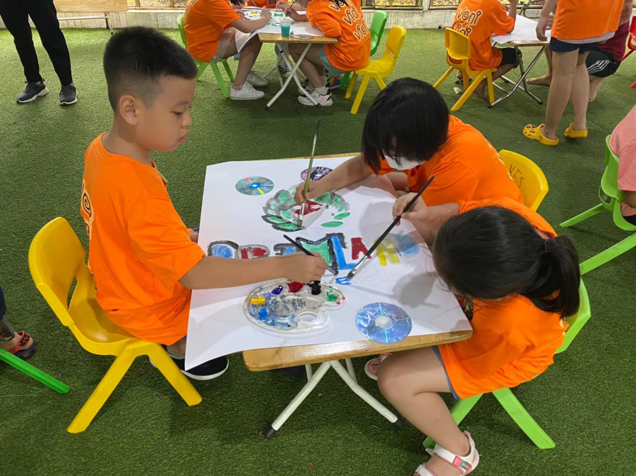 Slide 79db357b-d51c-4aab-b565-1a42de24f86a