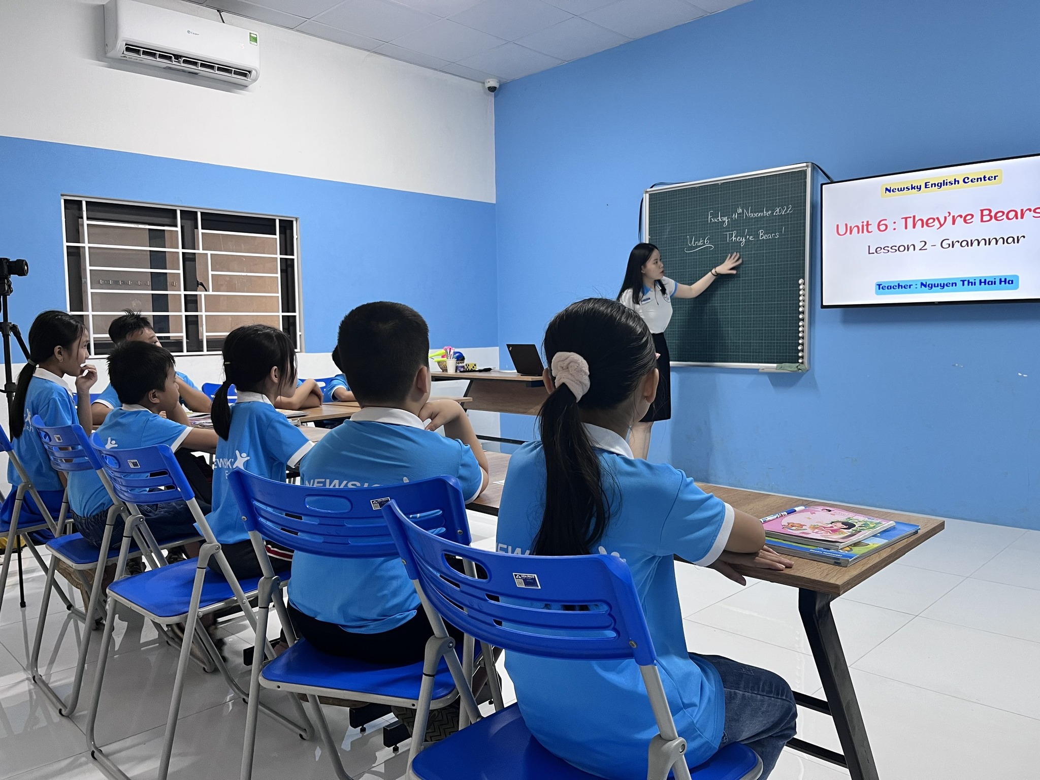 Slide fe028928-cebb-4ed7-8a28-c9de3f900139