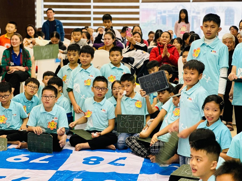 Slide e93894dc-df82-4187-97d4-3590c3f360be