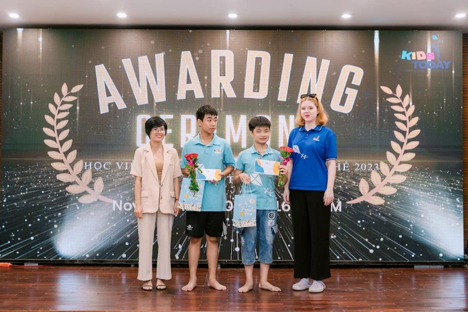 Slide 30d9503b-28aa-4e12-8526-9482df4baa98