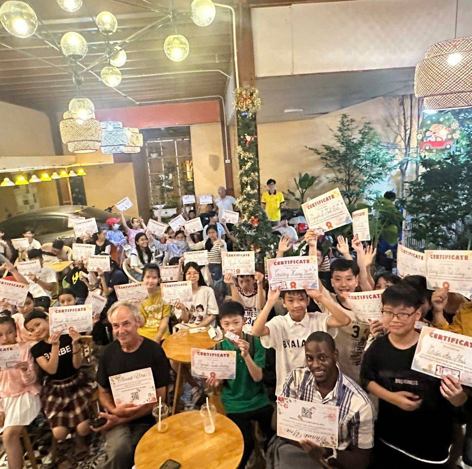 Trung tâm Ngoại ngữ Let's Shine - Kim Long