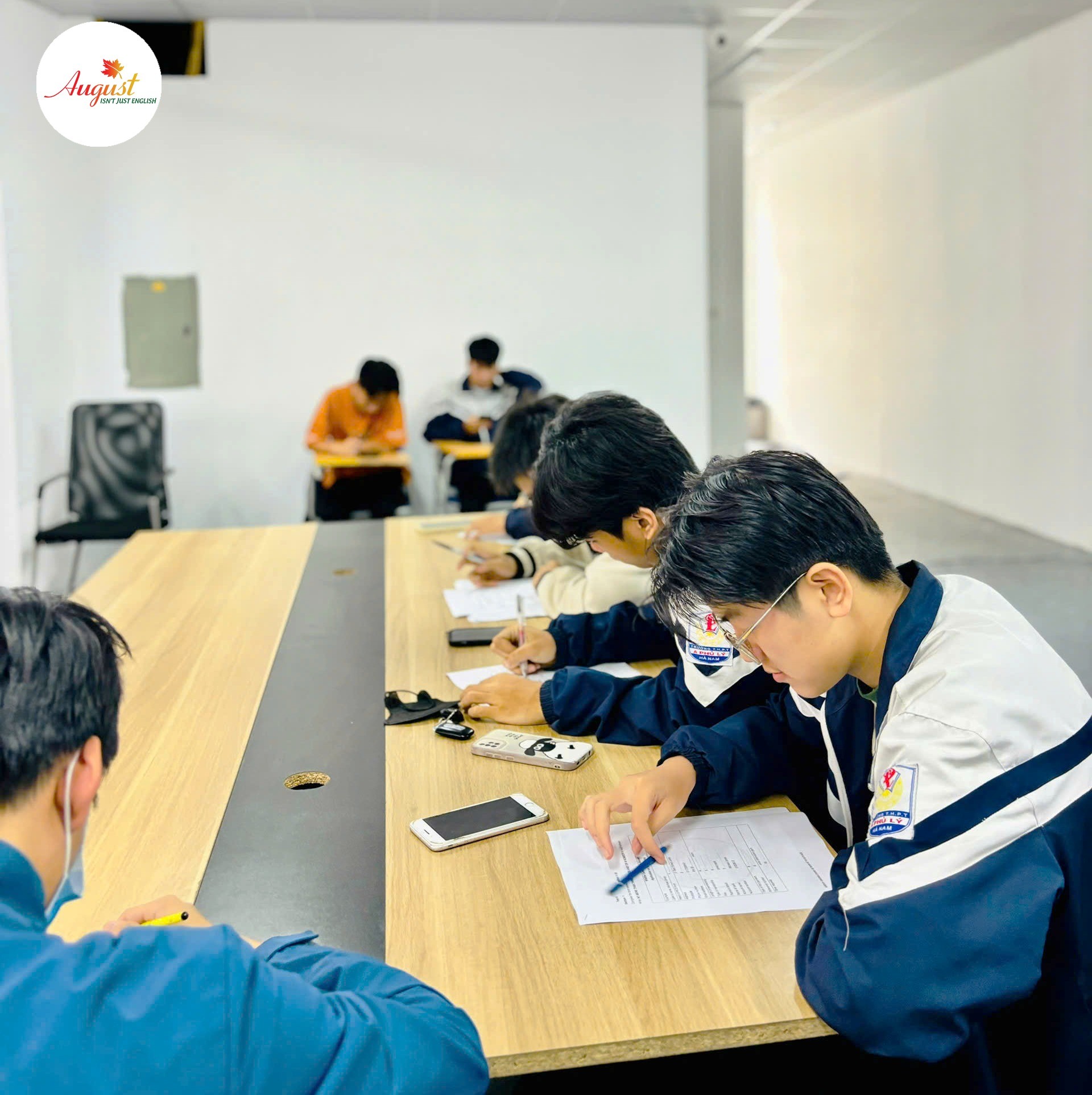 Slide 99ecc4bd-dc49-4544-b7f5-487166902149