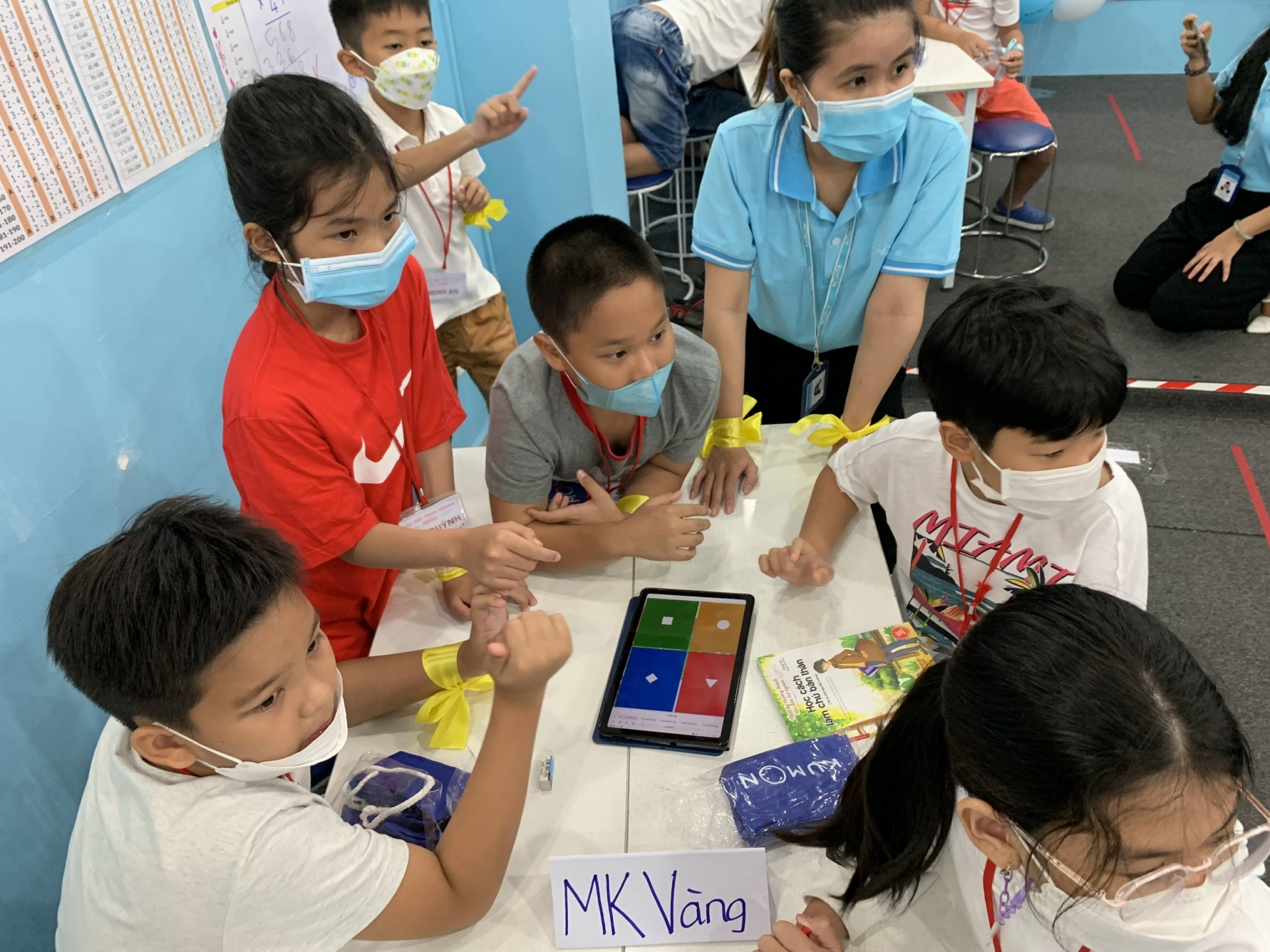 Slide 51f562aa-e103-424e-9c56-b0e657f6a3f2