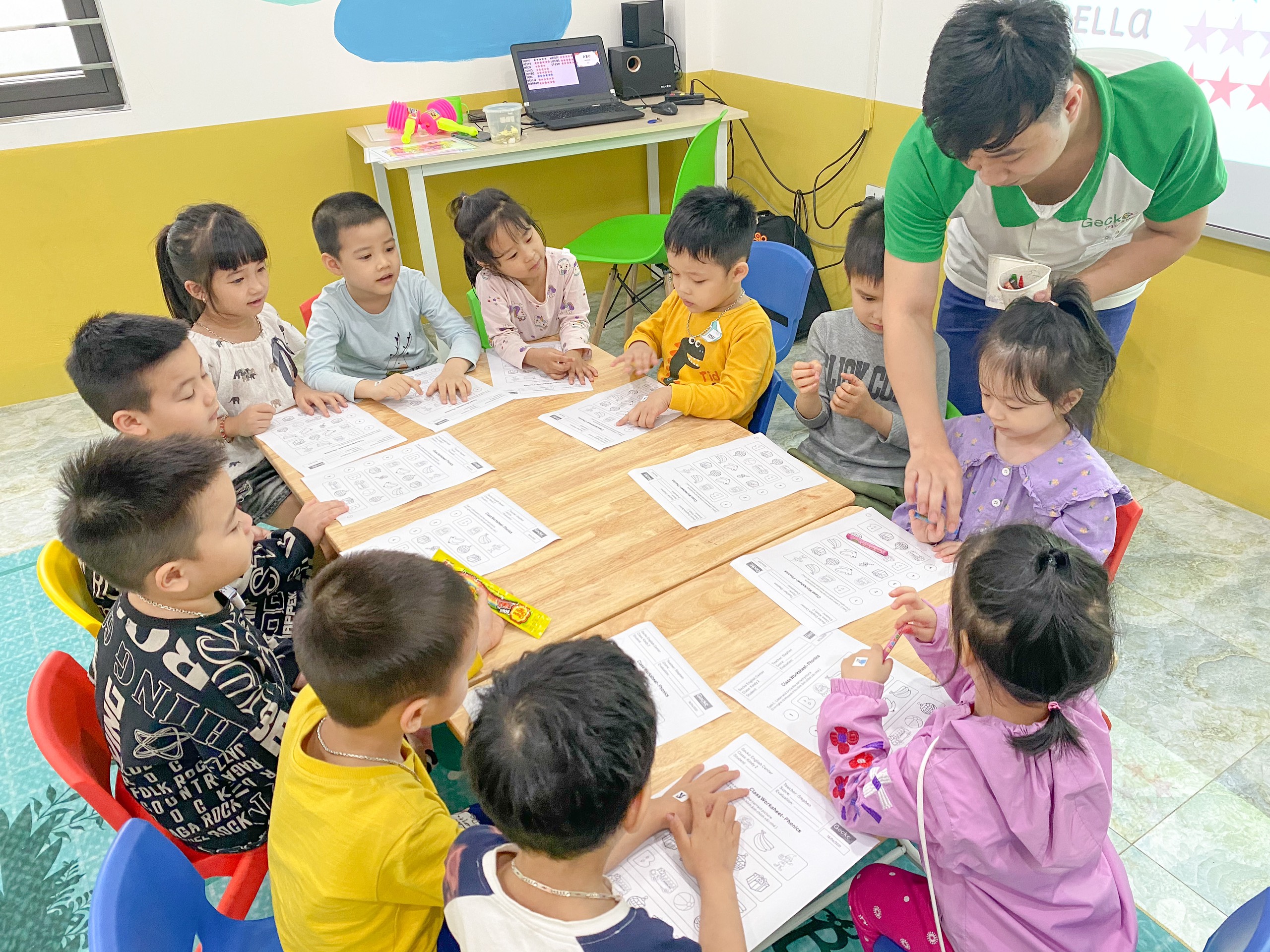 Slide 35817547-8a4b-457c-befe-4e18b8b350b2