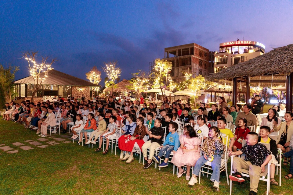 Slide 65f3a368-c719-4c59-a035-3a0bdb8d09a7