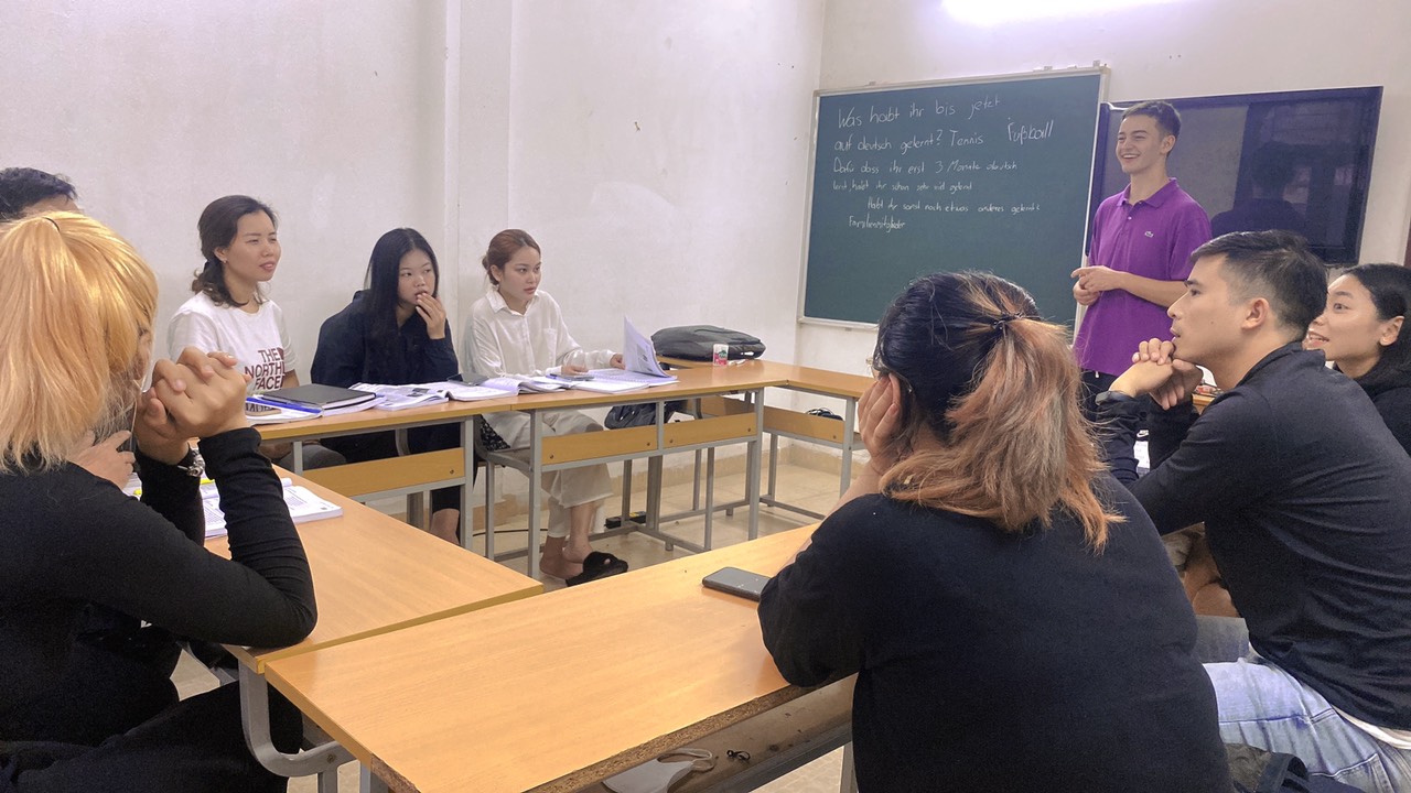 Slide 0126a7a5-a7c9-4208-bd45-2f2a3dc9f143