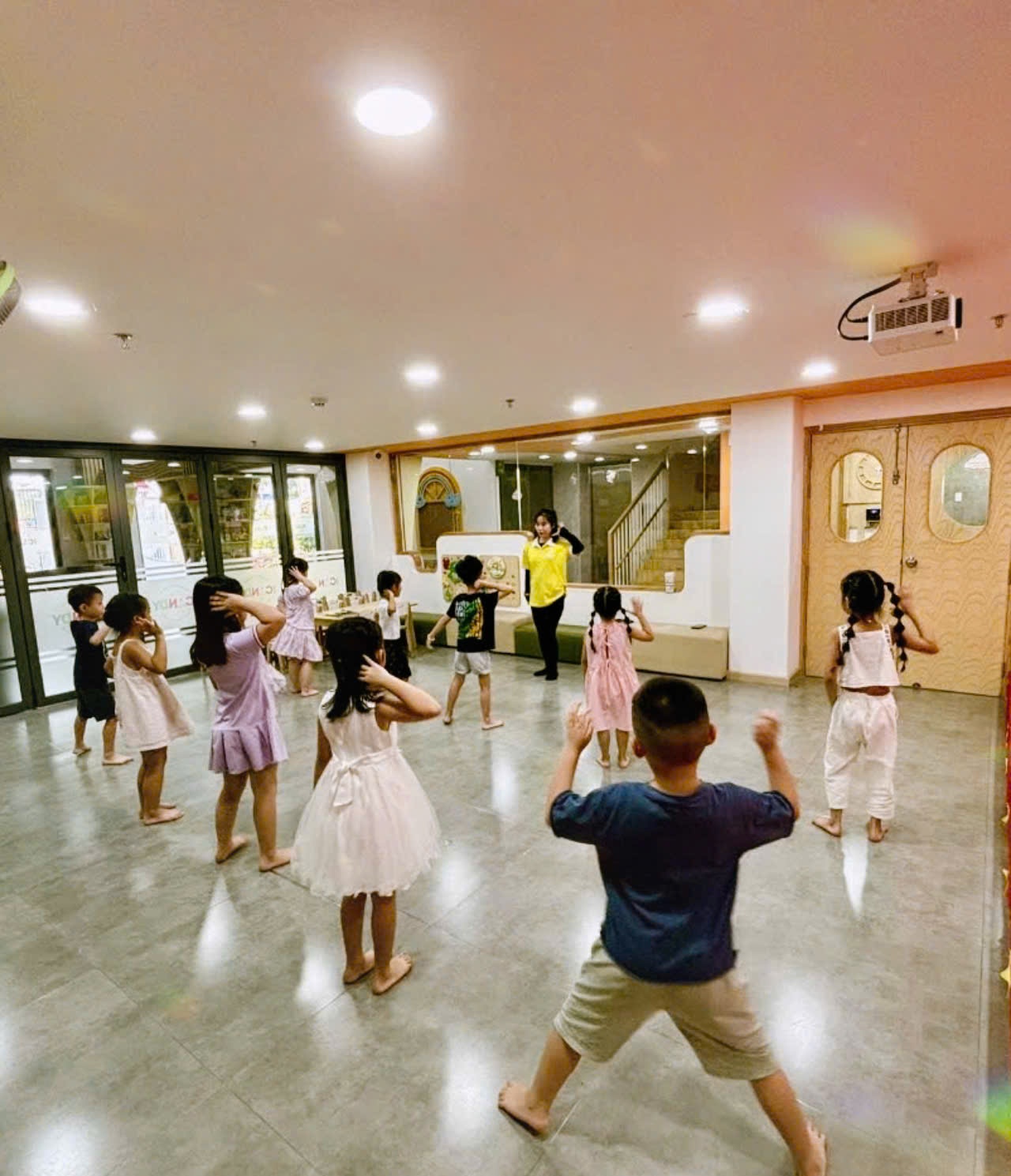 Slide f32e280c-33cd-4a89-ad4f-fcf89da1a5f1