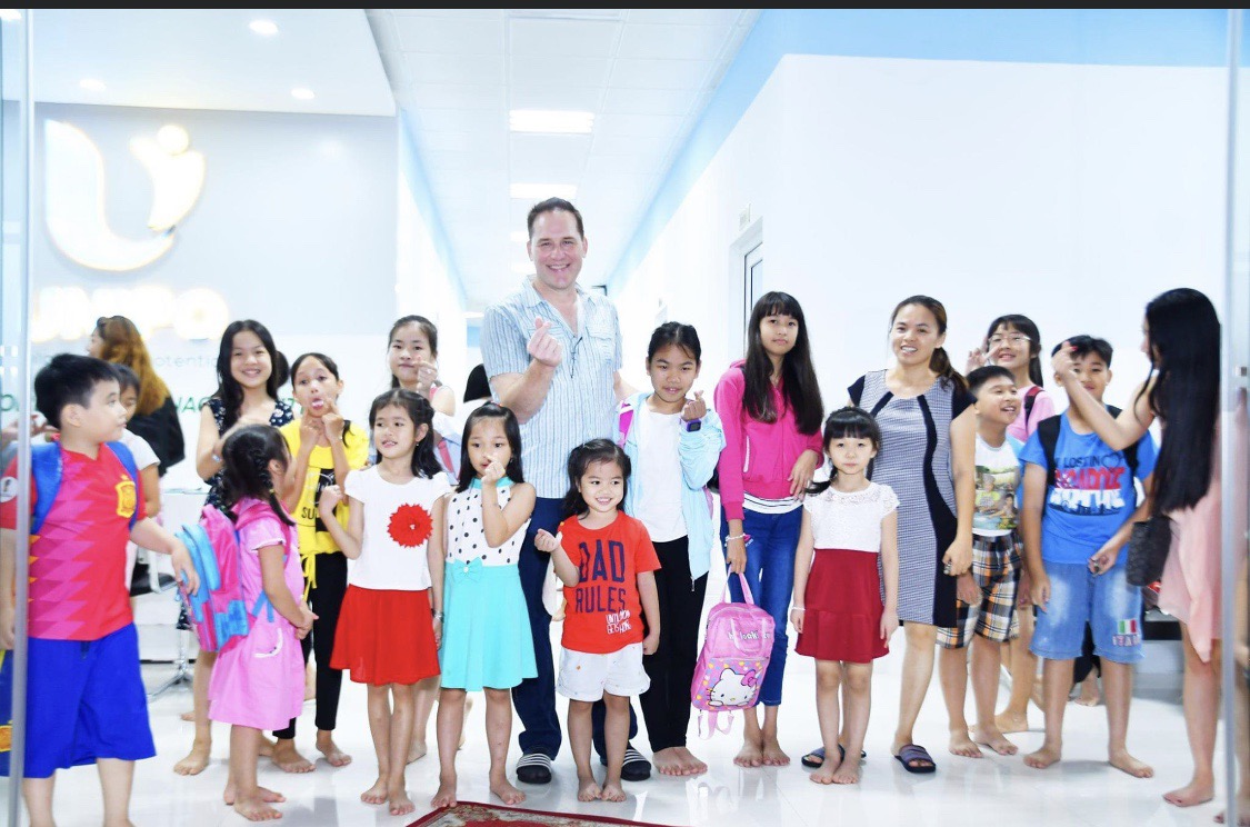 Slide b5084386-9faa-4fe3-bdf0-72e3eab28ffd