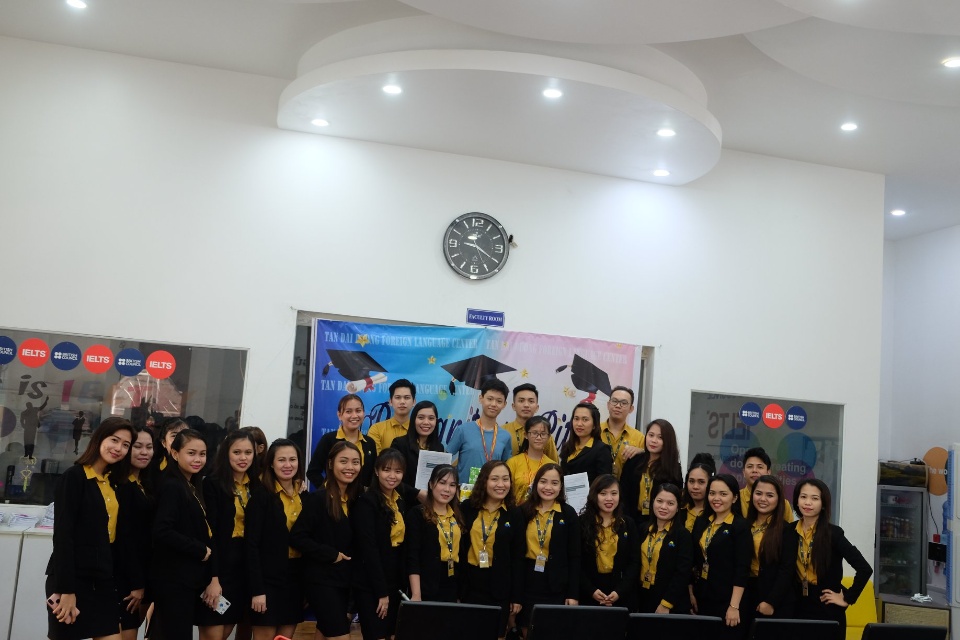 Slide 37433b2d-60f8-481e-b301-c1610061f65c