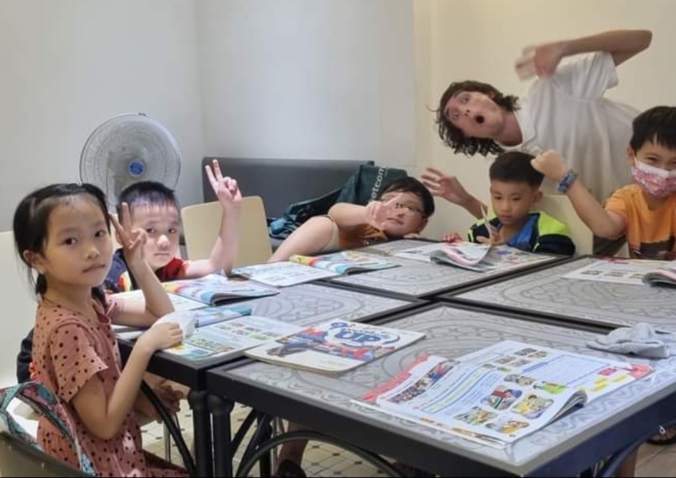 Slide 20899553-76d8-41cf-8de1-6d5a7eccb8aa