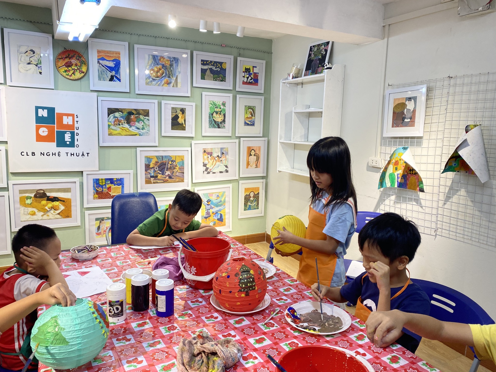 Slide efc07fac-92bf-495f-b2d0-07a33ad1f6b9