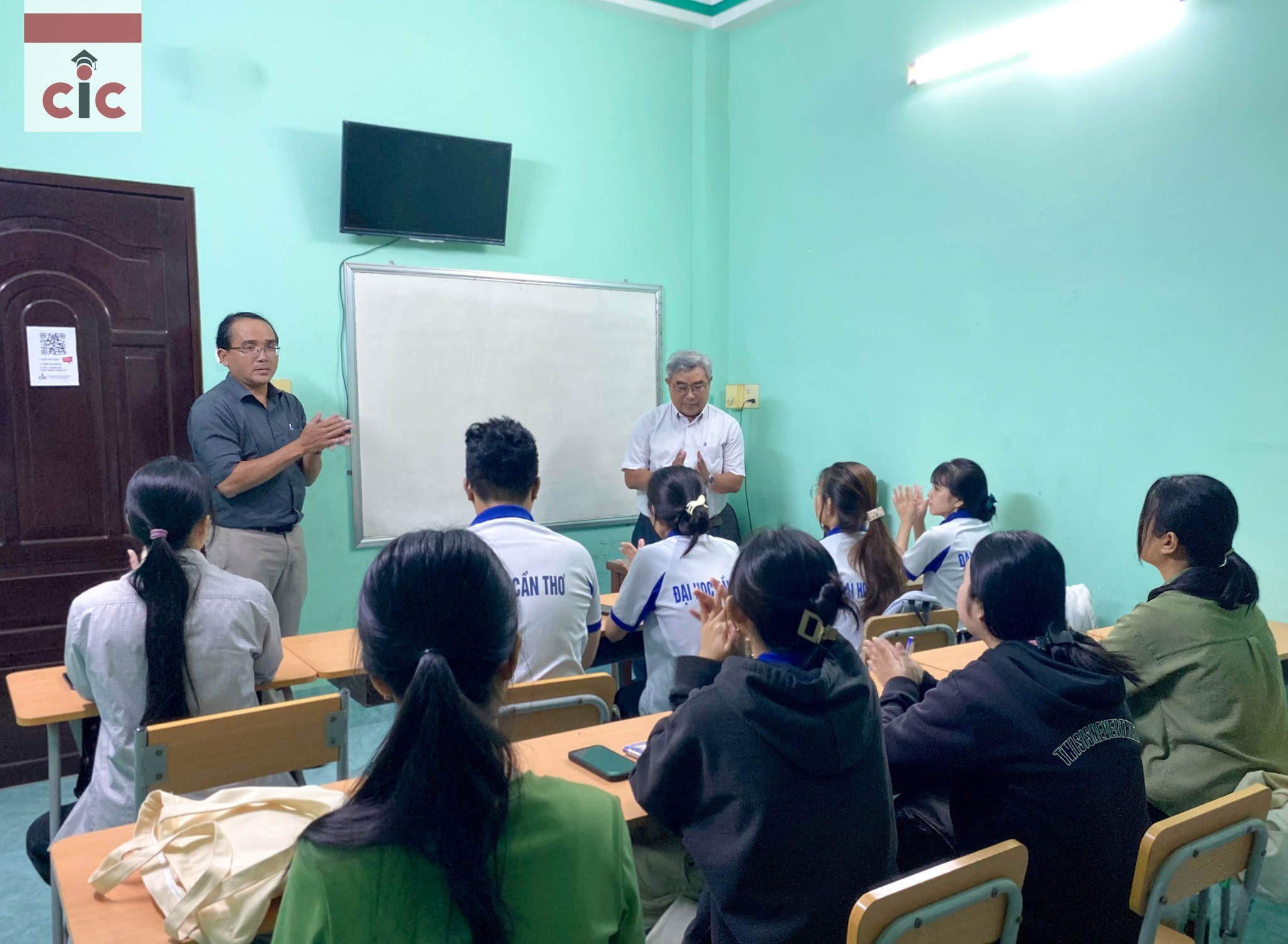 Slide 14880dd4-33ff-4252-8714-1d24915d302c