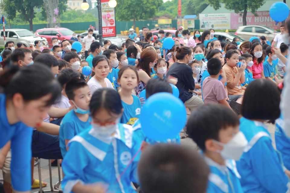 Slide b26fddbf-b5e5-4fe5-92e8-81abb42a5ba2