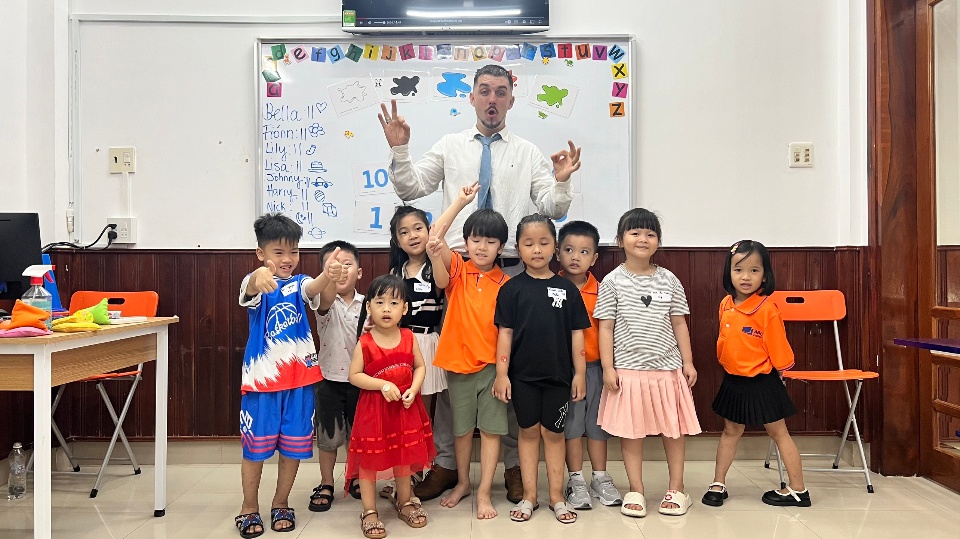 Slide 6452a0bb-e107-4b37-b7c4-1e88e963b463