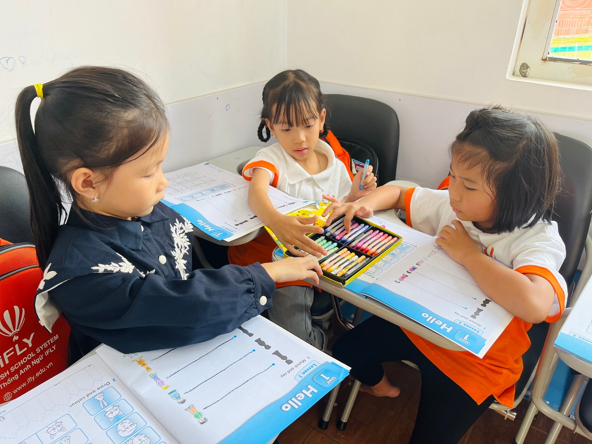 Slide 5d8ca07b-1557-4b56-90ab-eafb04a9a56e