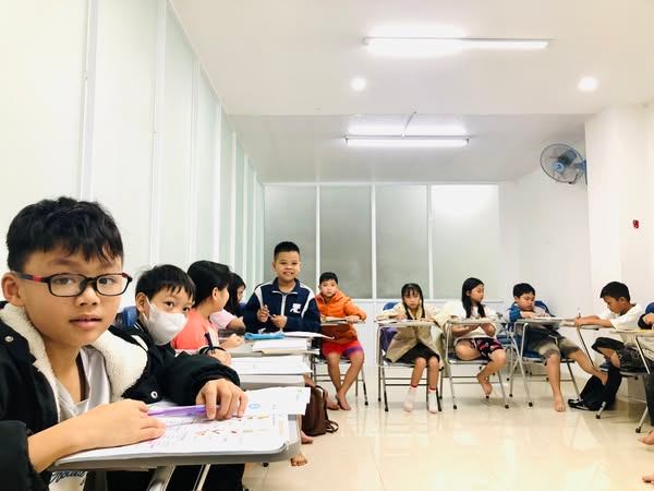 Slide e9b82143-9995-4a14-b233-470786ce83aa