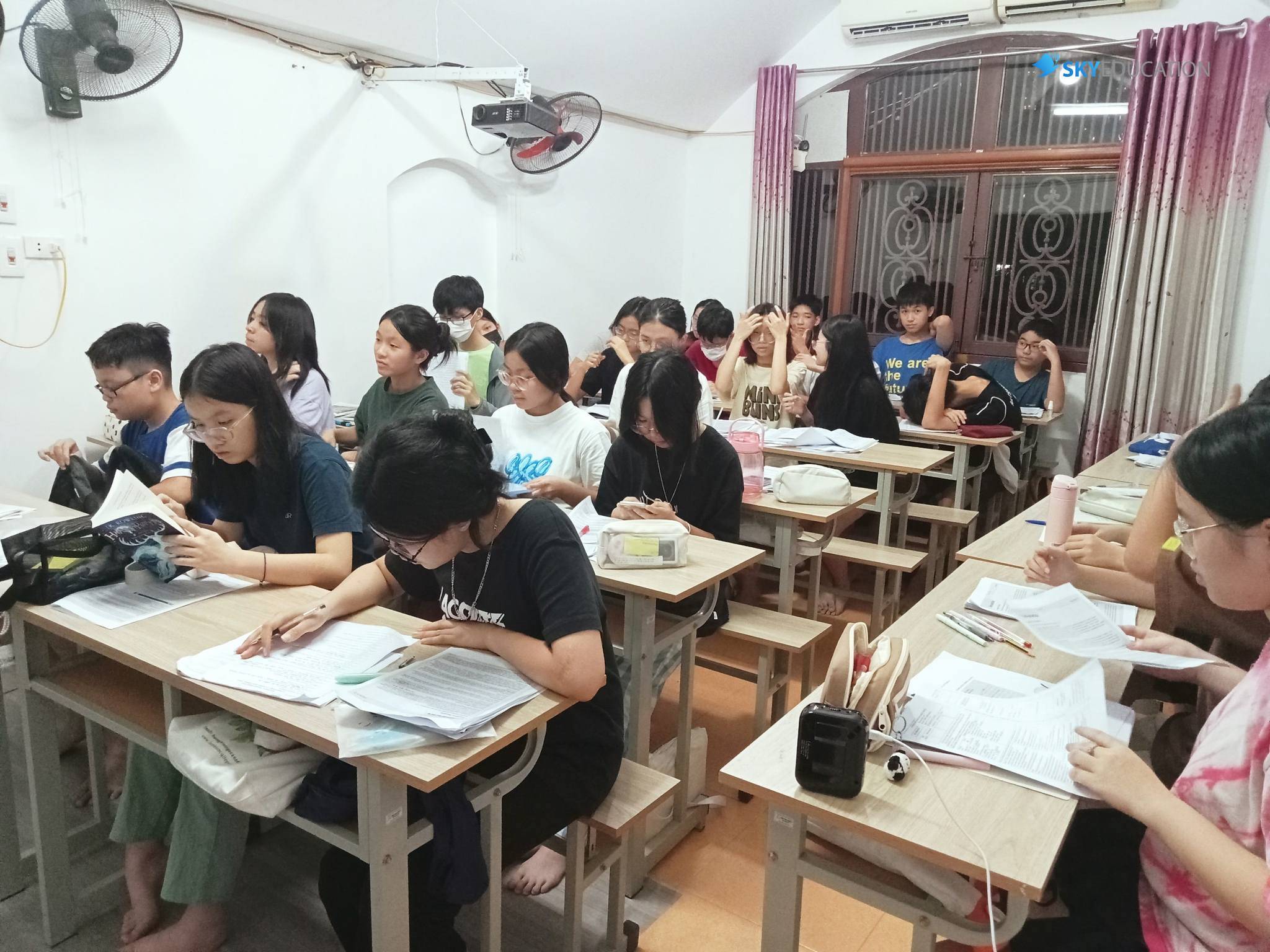 Slide 904602aa-665a-40e5-b048-f1d2f23e92c9