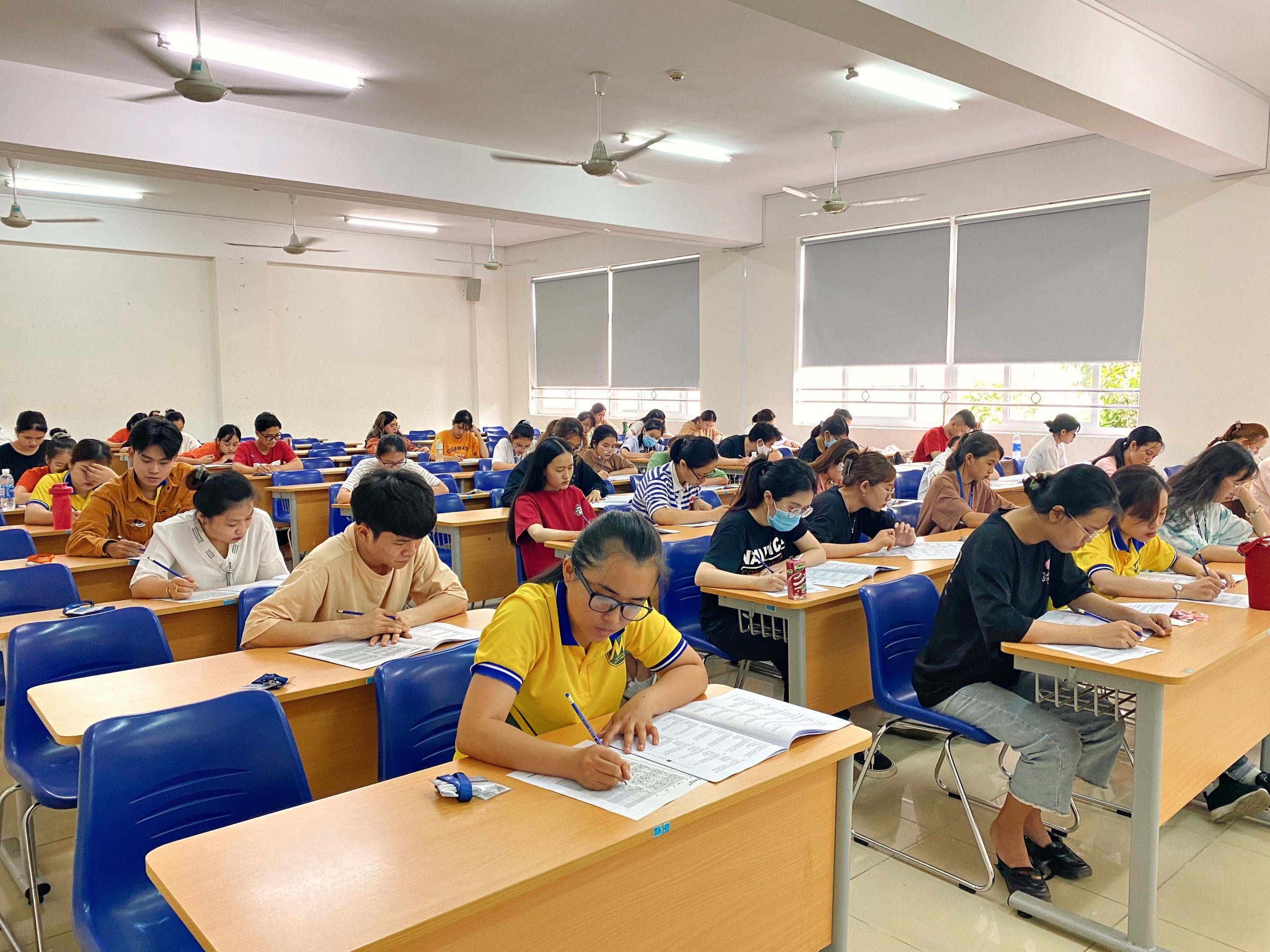 Slide d0ce652e-75bc-4aeb-aea9-4095e4a57398