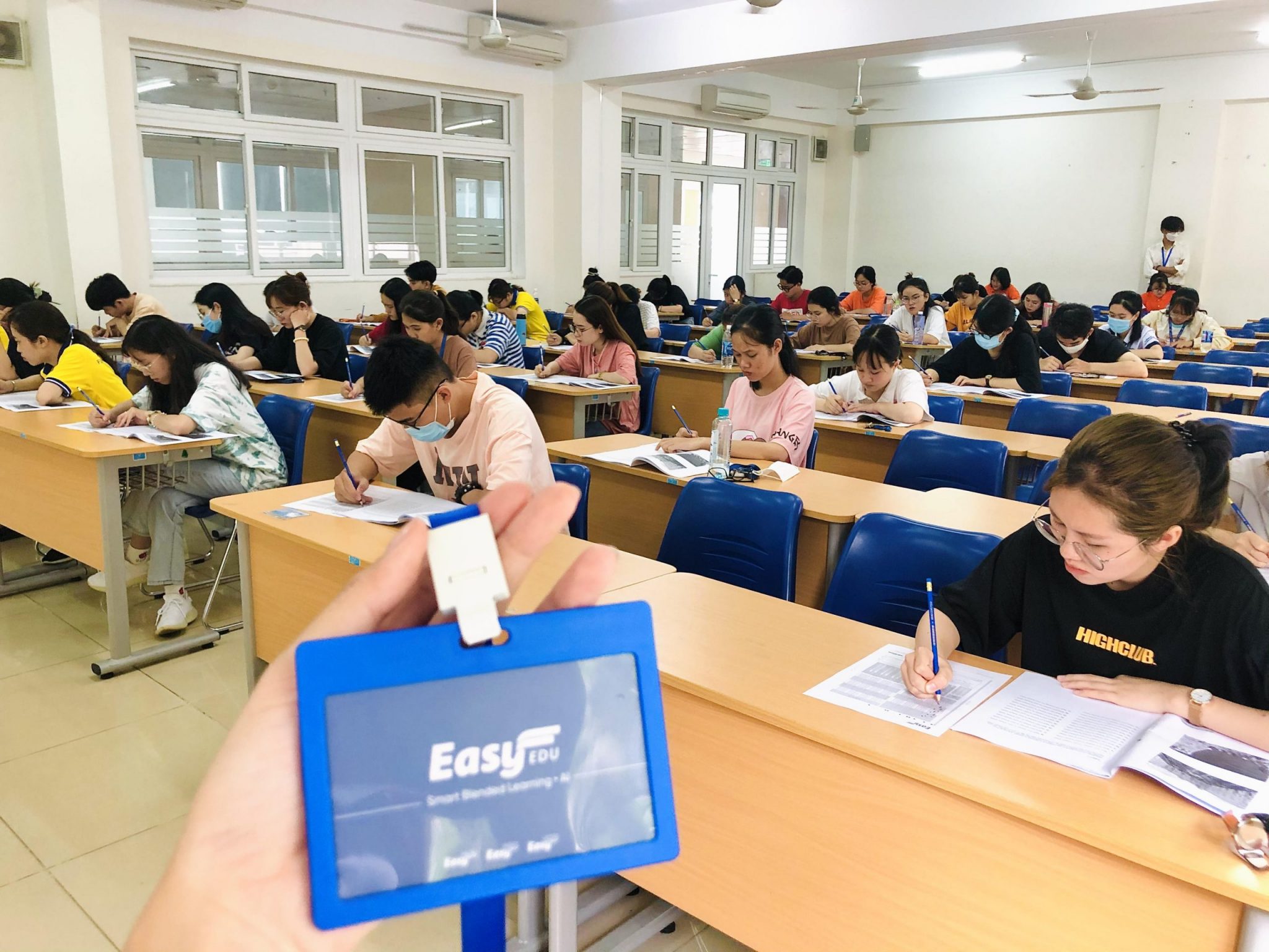 Slide b7ea8abd-5439-4e68-96b8-fde00b2e4d75