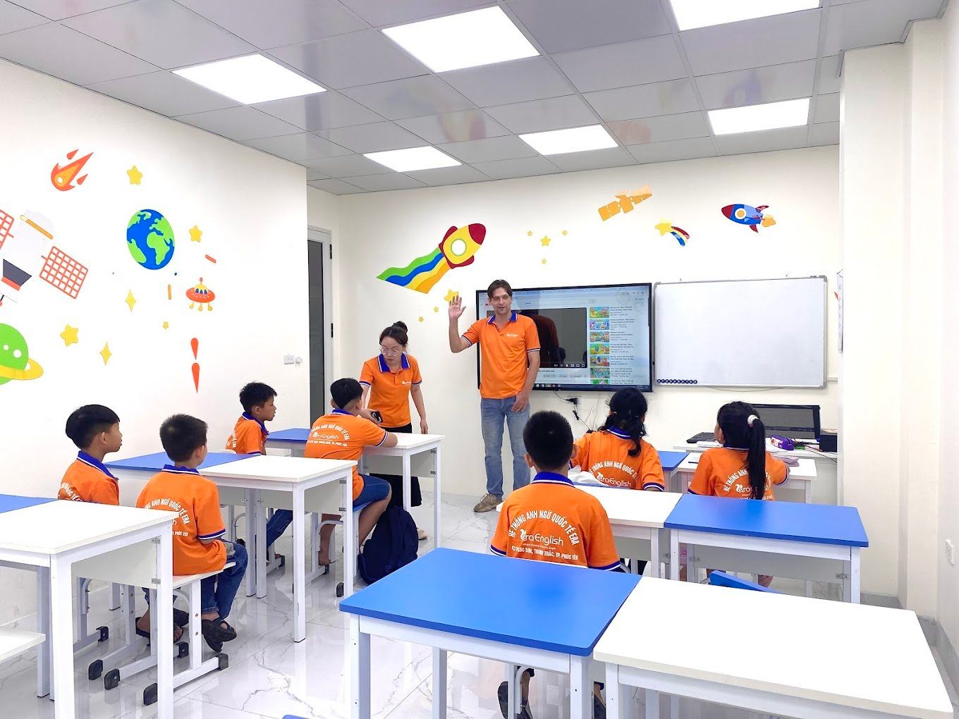 Slide b5956ac6-d605-4f9e-be14-9684a5e939e0