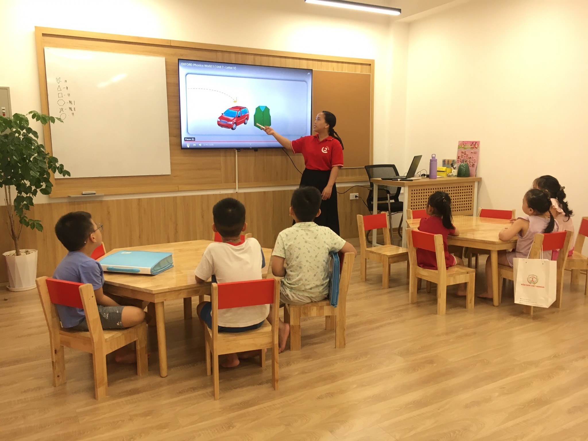 Slide 68e45ec4-7cf1-42a8-993c-8aa2fe16bc69