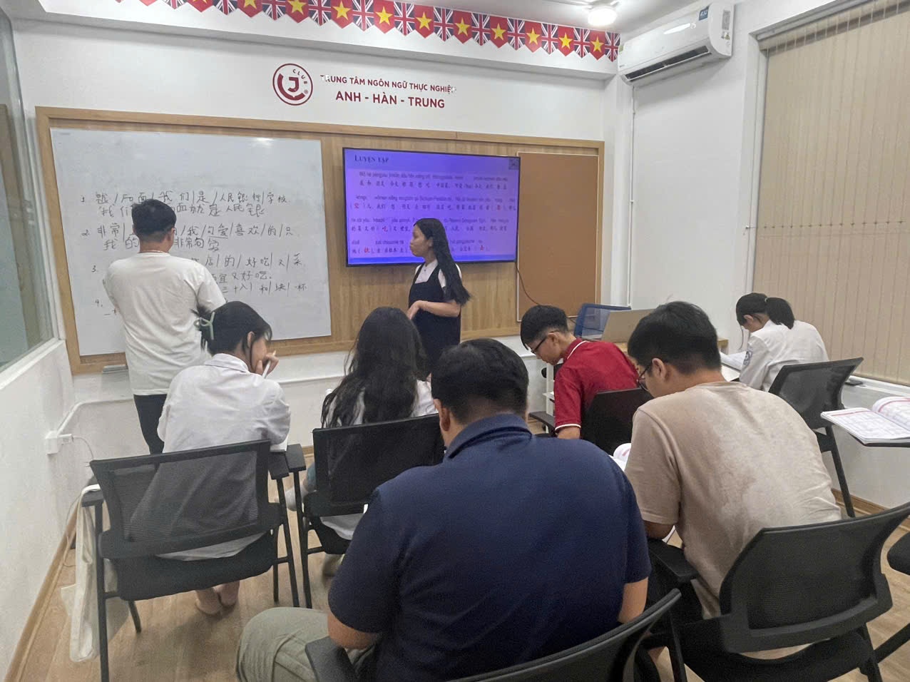 Slide db7c3e51-1ea5-4d58-87a9-59bf5291d2e8