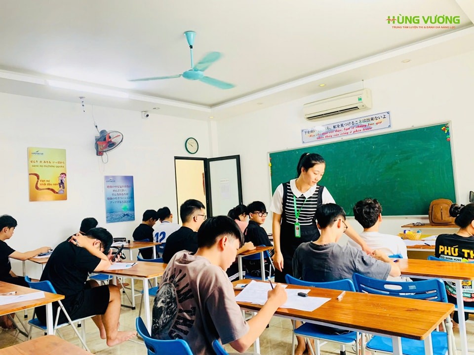 Slide ed875596-4f3d-446a-a5c9-e2abfe382344