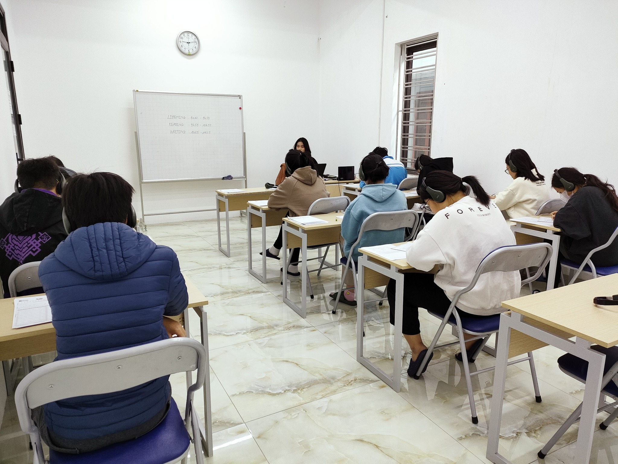 Slide fcf3cf9d-96a6-469b-a7f3-941a093b3f43