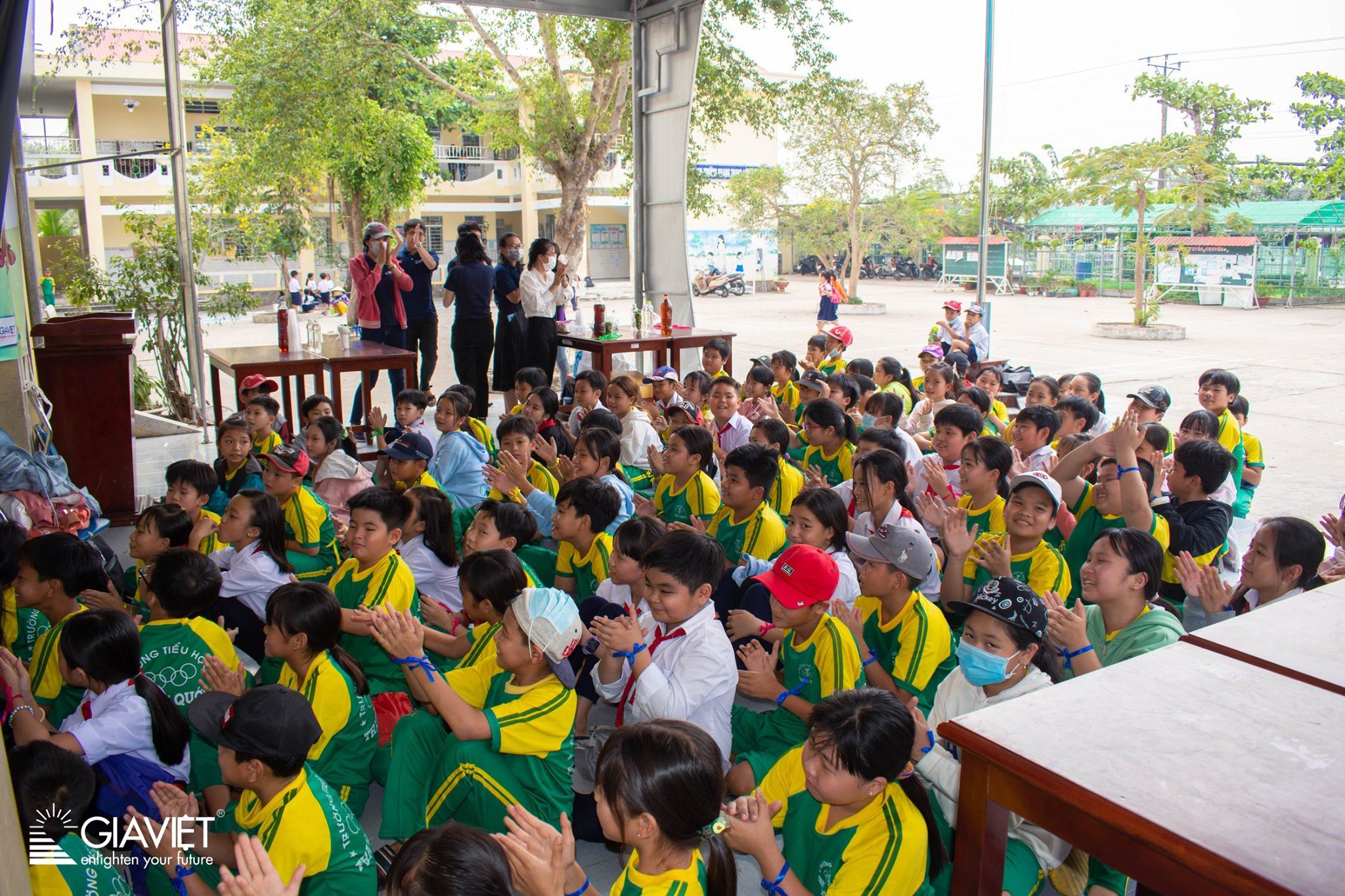 Slide e71f8d17-a7be-41b6-a27e-d50466a93e1c