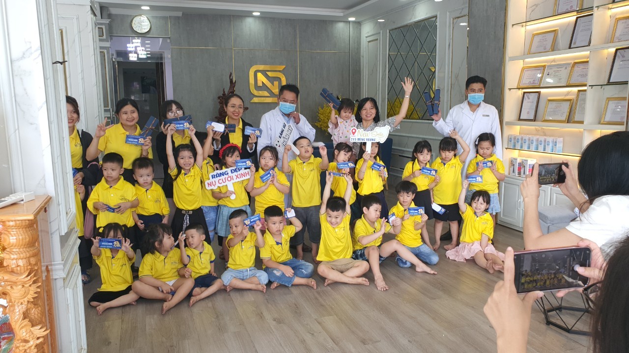 Slide 120c0d28-b274-4bd8-9cdb-392fc223eb23