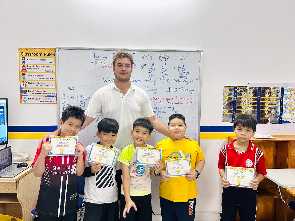 Slide de345cd1-d0f4-4373-a397-42bb81c45547