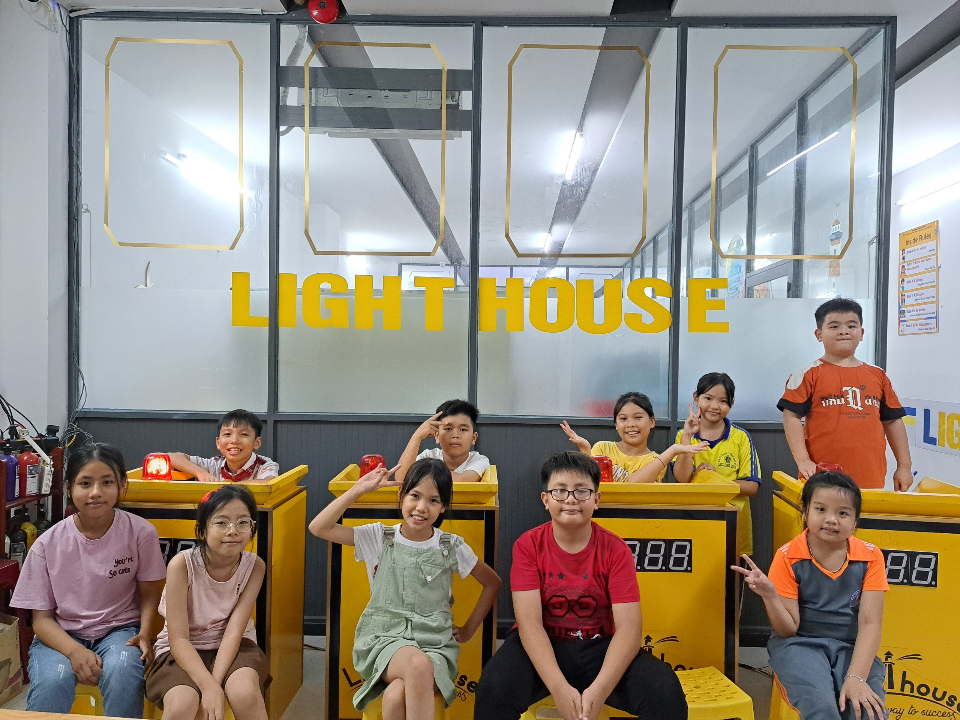 Slide f2e4f21f-9391-4f65-b59d-4b9a48e33aed