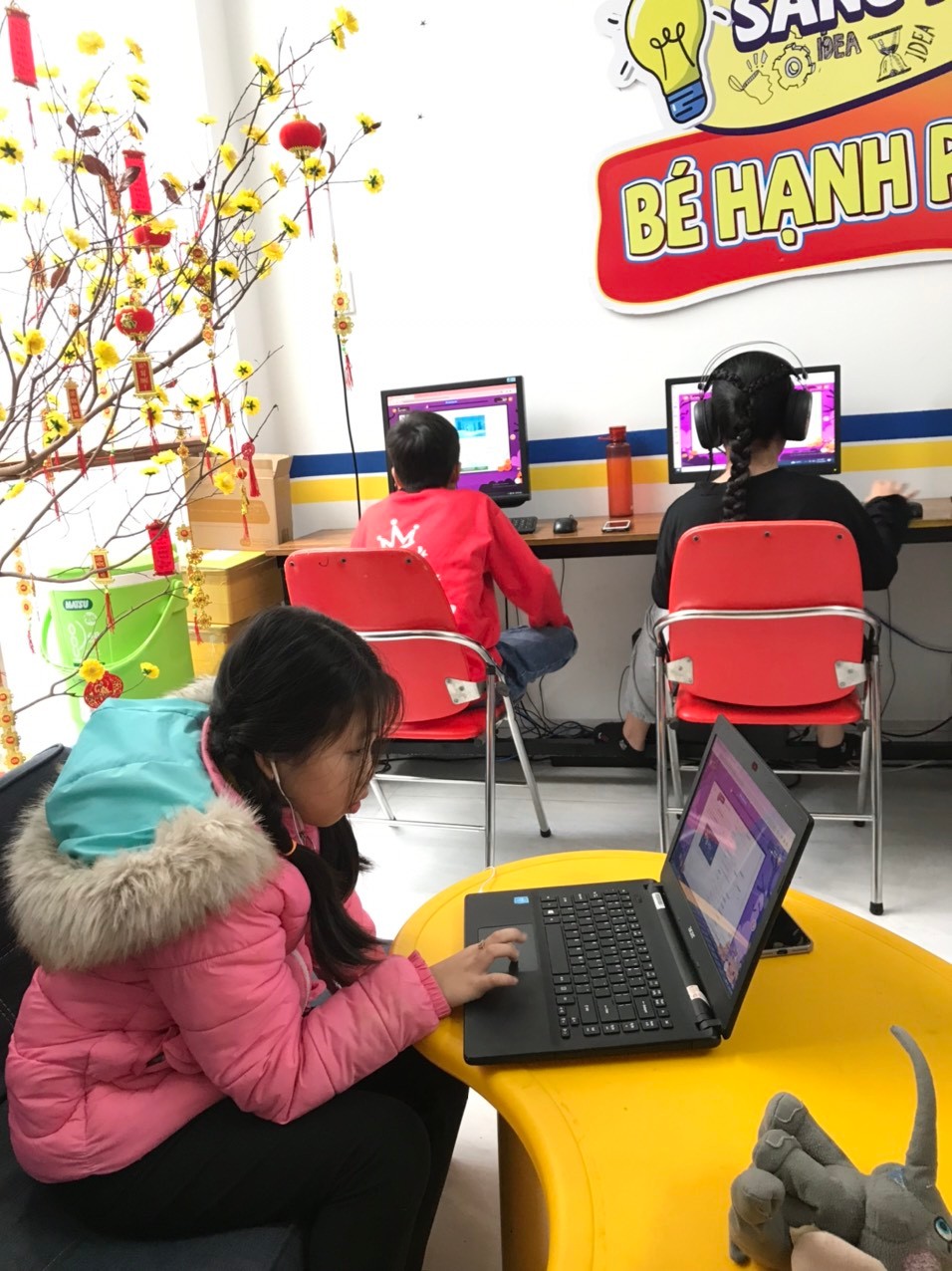 Slide 4635181c-be87-4f5e-9421-31c7481db6de