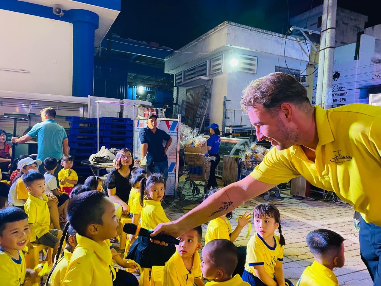 Slide 0118f594-a50d-4260-a3d5-ea8731312c8f