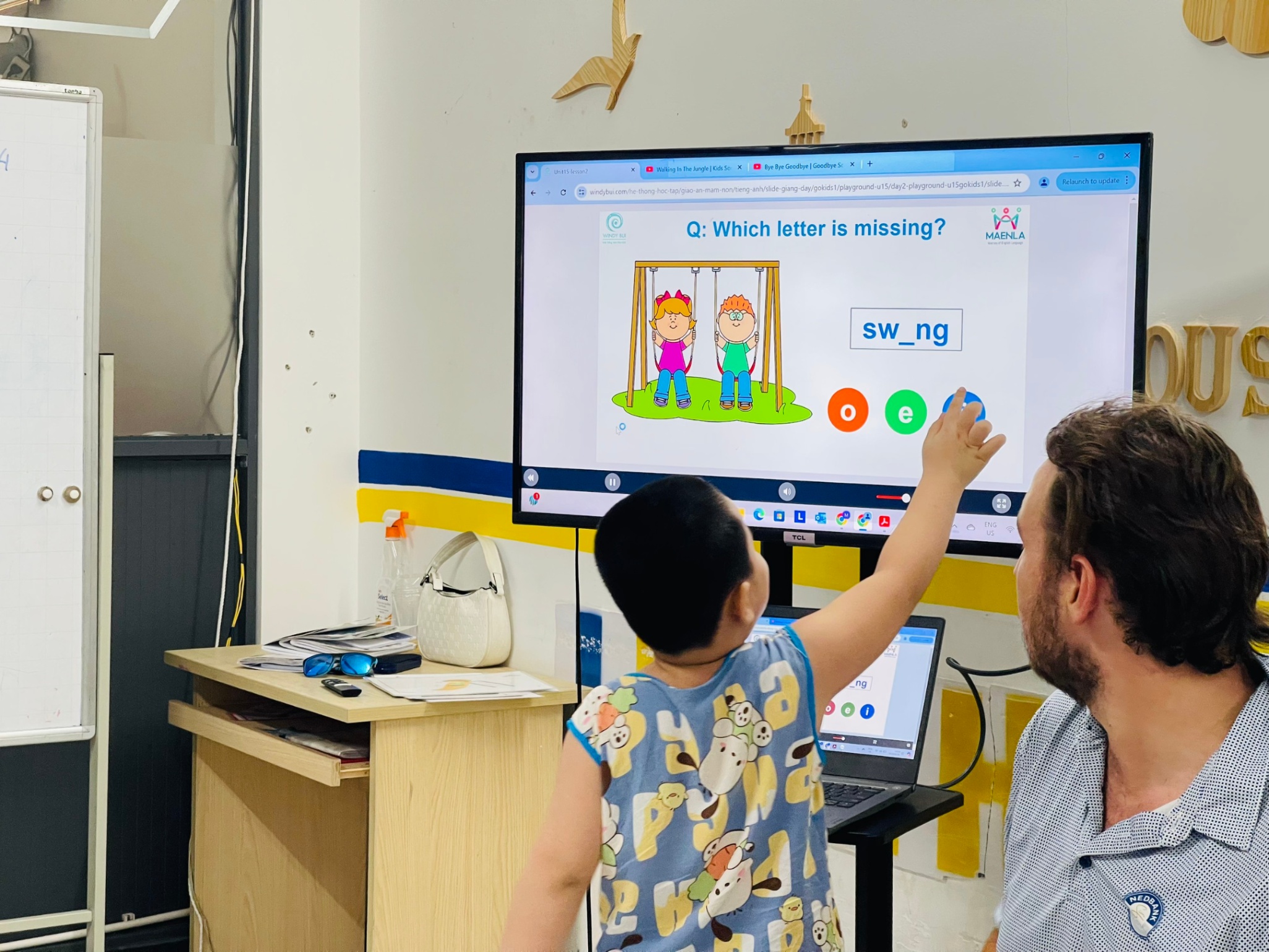 Slide de86dfa9-d399-4d97-889b-c83dde8457be