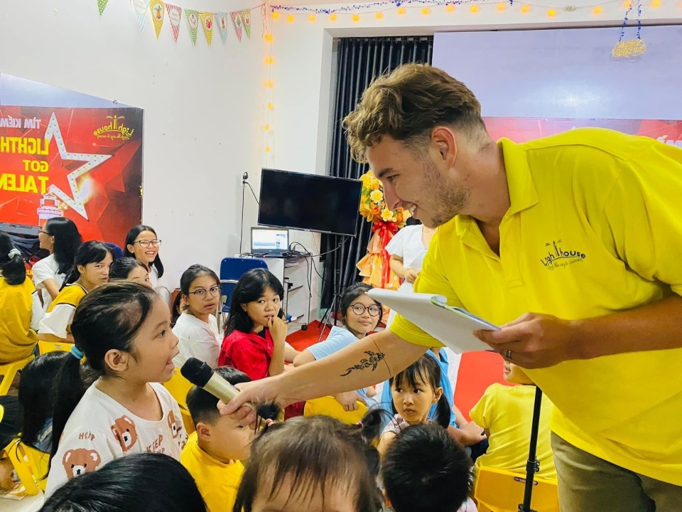 Slide 3315df79-3180-47e5-9bd8-dbea15ad7cd6